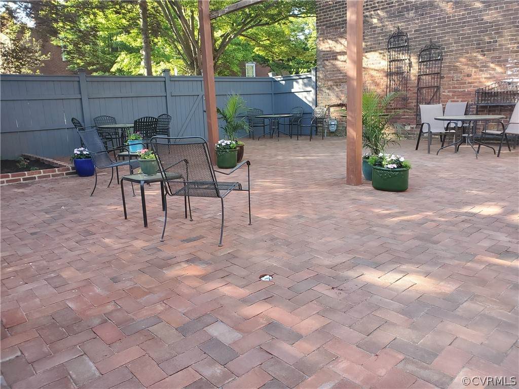 2218 Grace Street - Photo 1