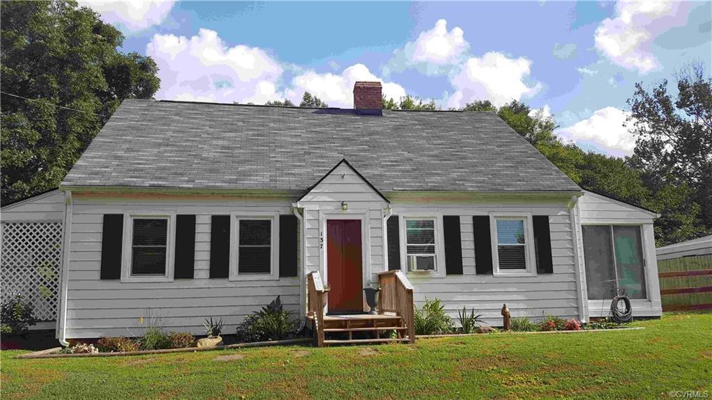137 Carroll Avenue - Photo 1