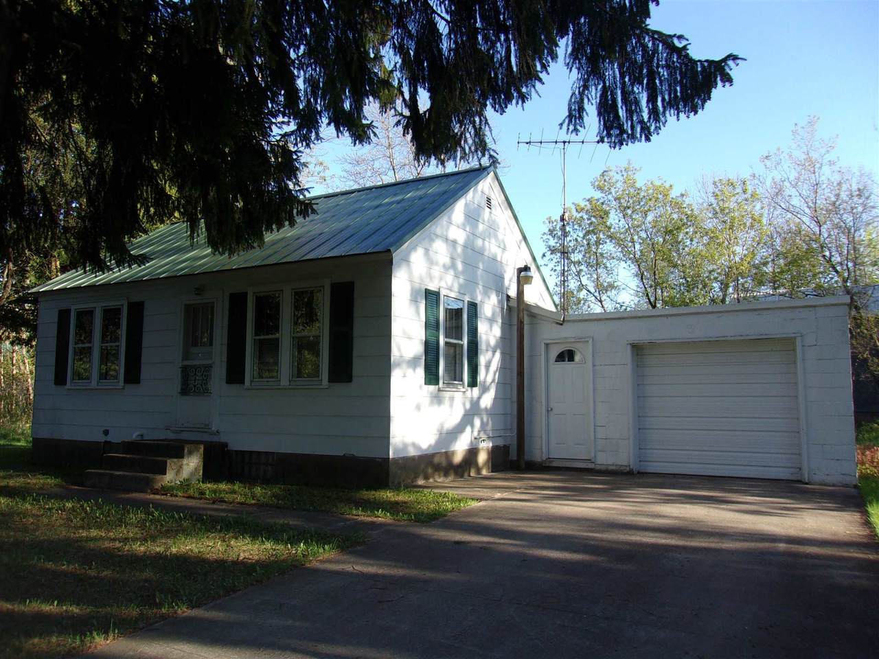 W8152 Foster Street - Photo 1