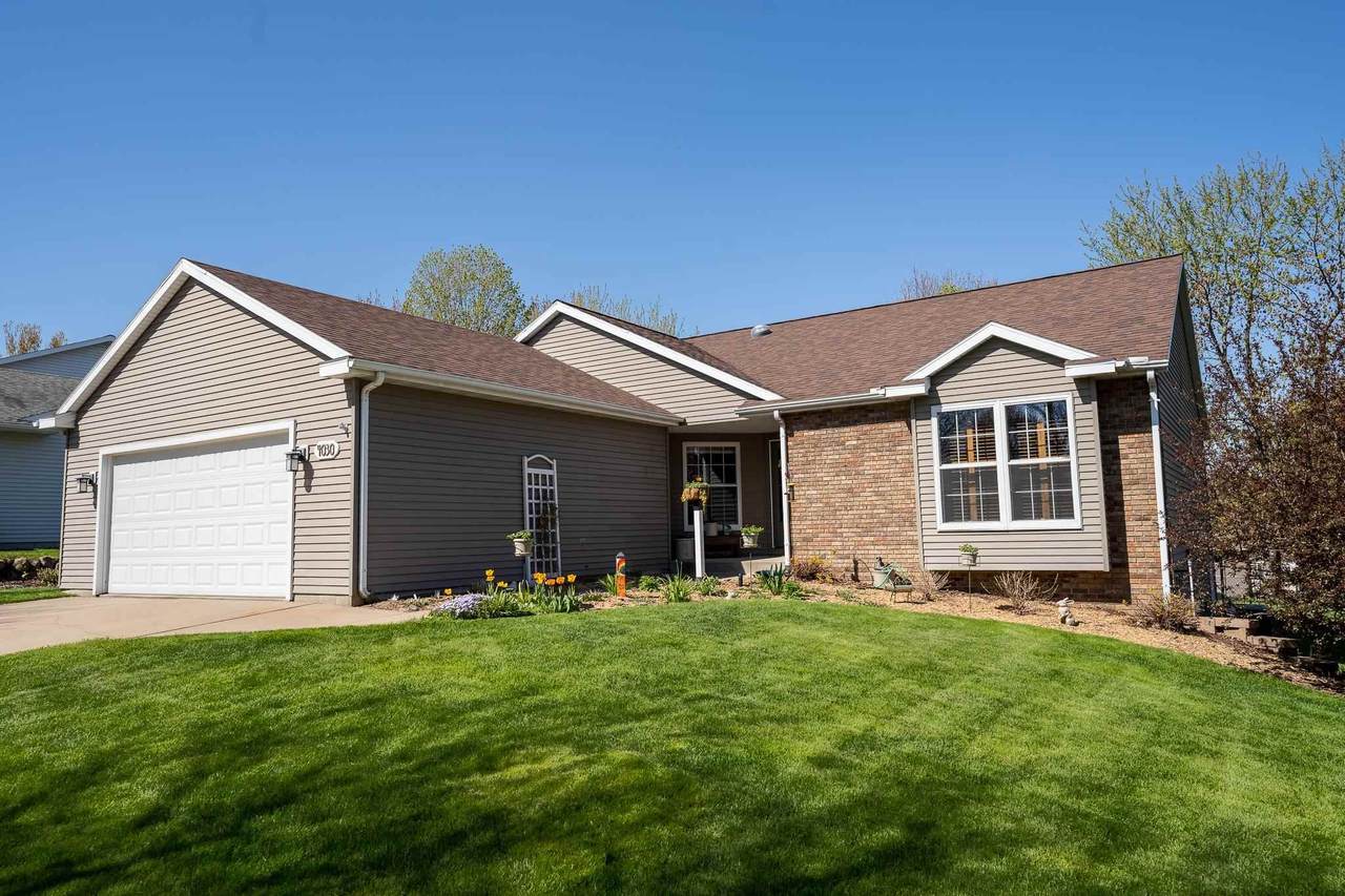 4030 Pine Tree Road - Photo 1