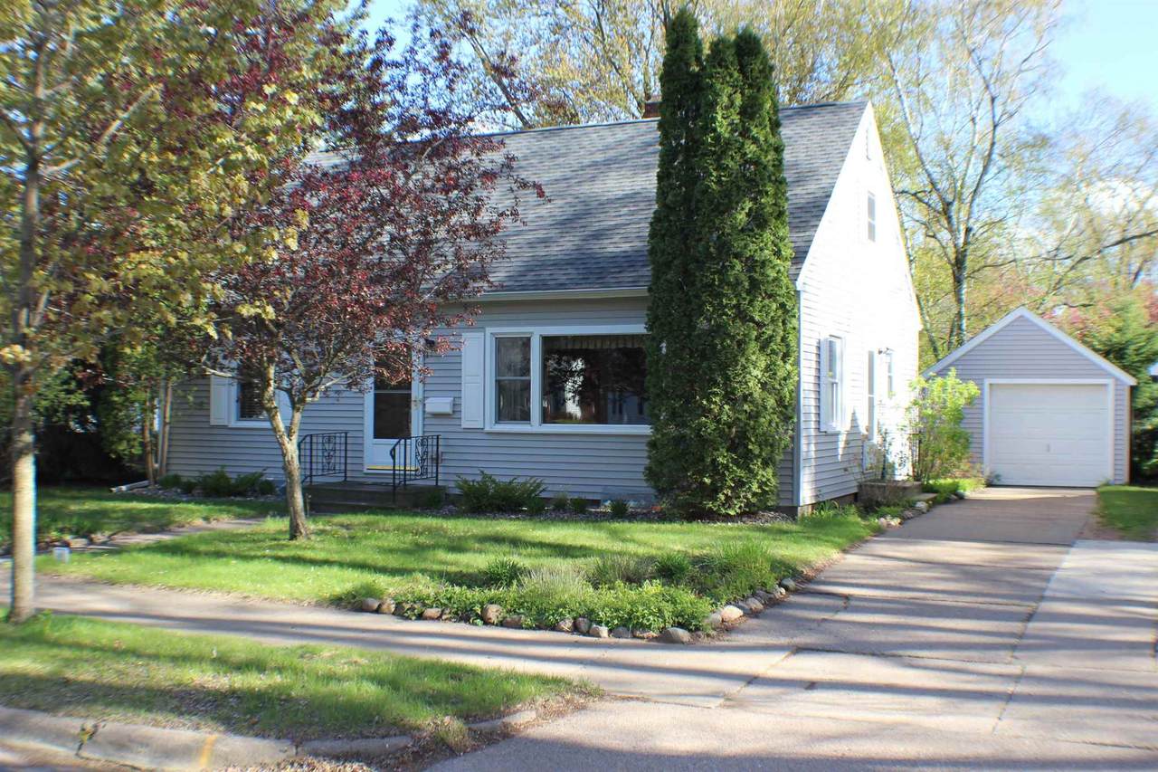 909 Broadway Avenue - Photo 1