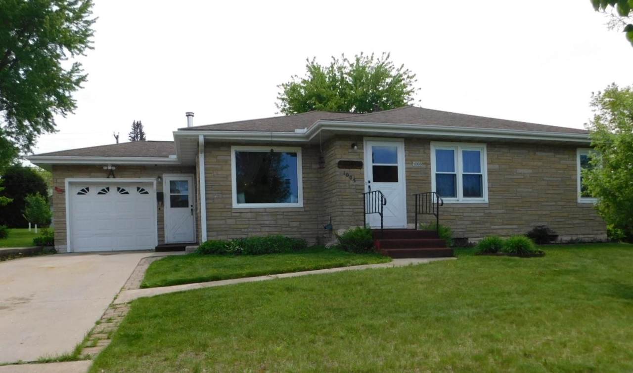 1005 8TH STREET - Photo 1