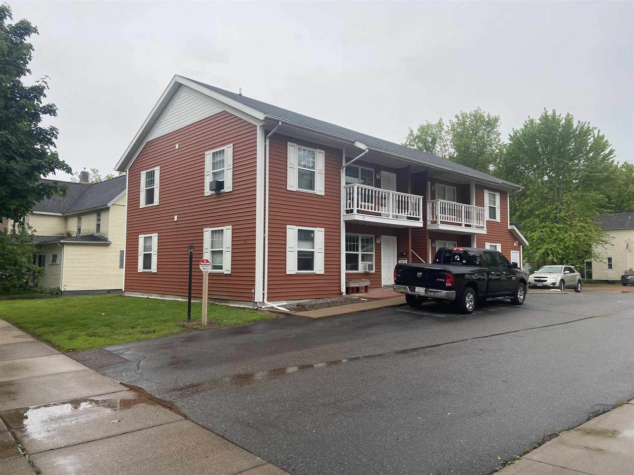 723 Washington Street - Photo 1