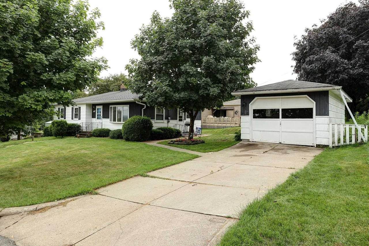 1001 Maple Street - Photo 1