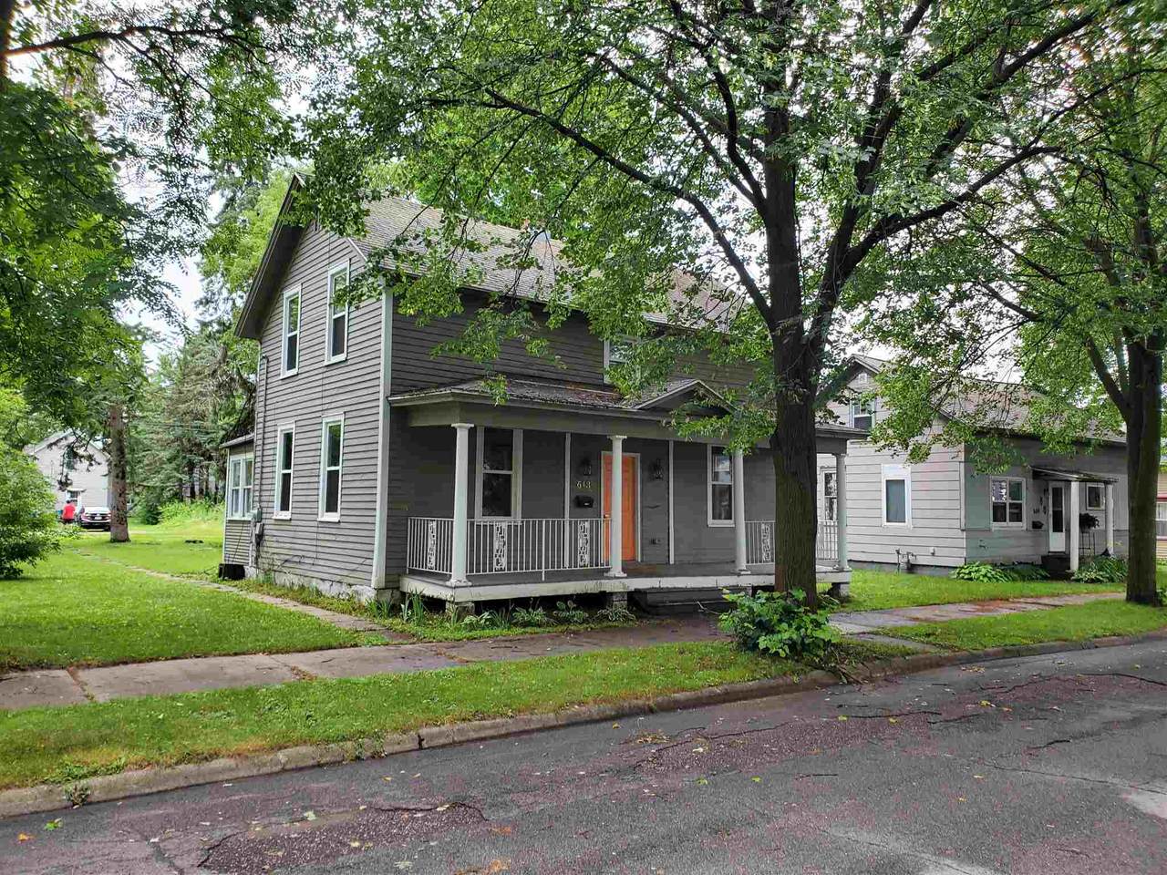 613 Lincoln Avenue - Photo 1