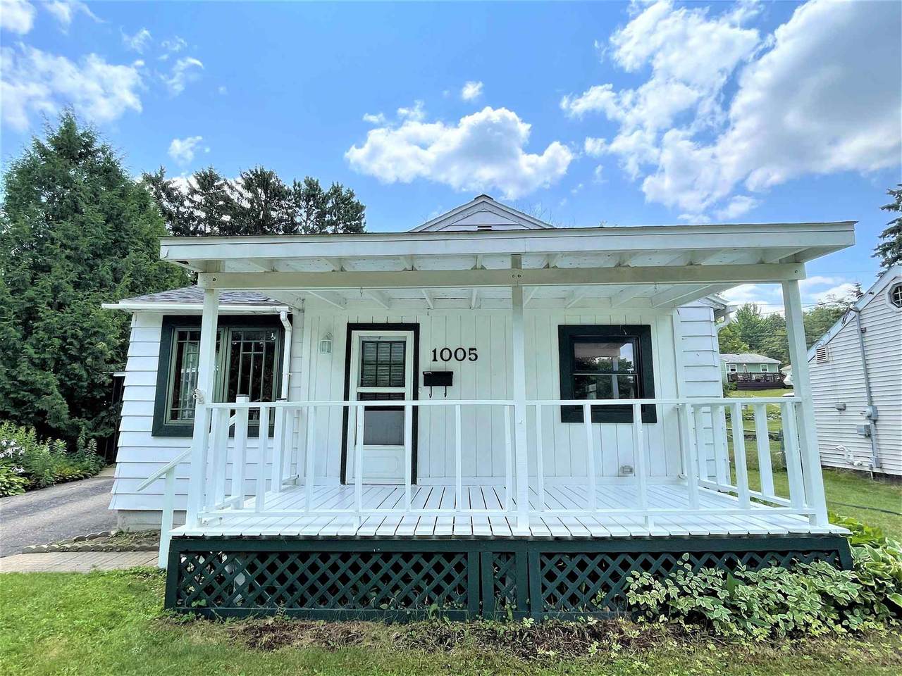 1005 Pine Street - Photo 1
