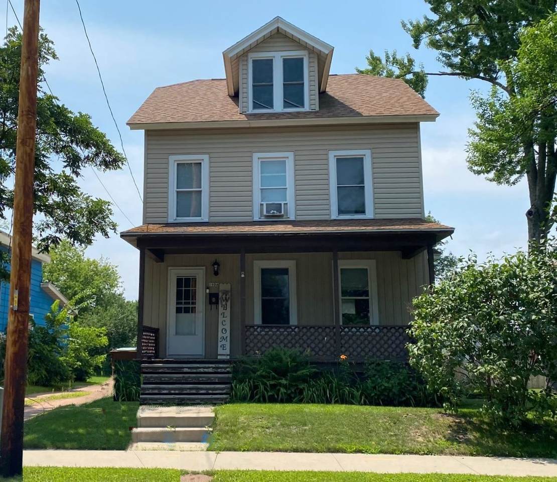 1908 Water Street - Photo 1