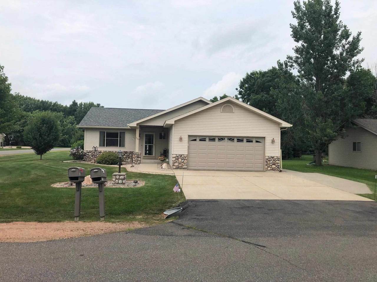 710 Roberts Street - Photo 1