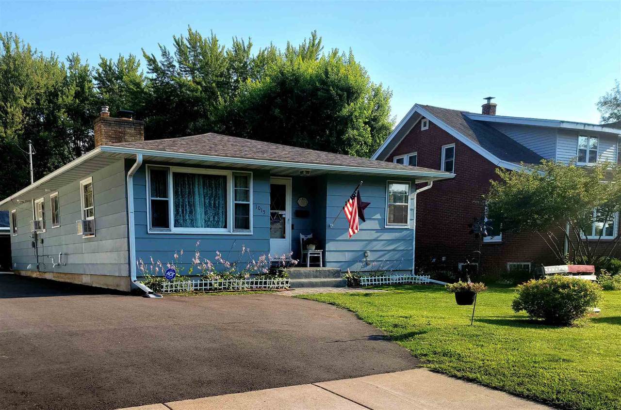 1015 Mcintosh Street - Photo 1