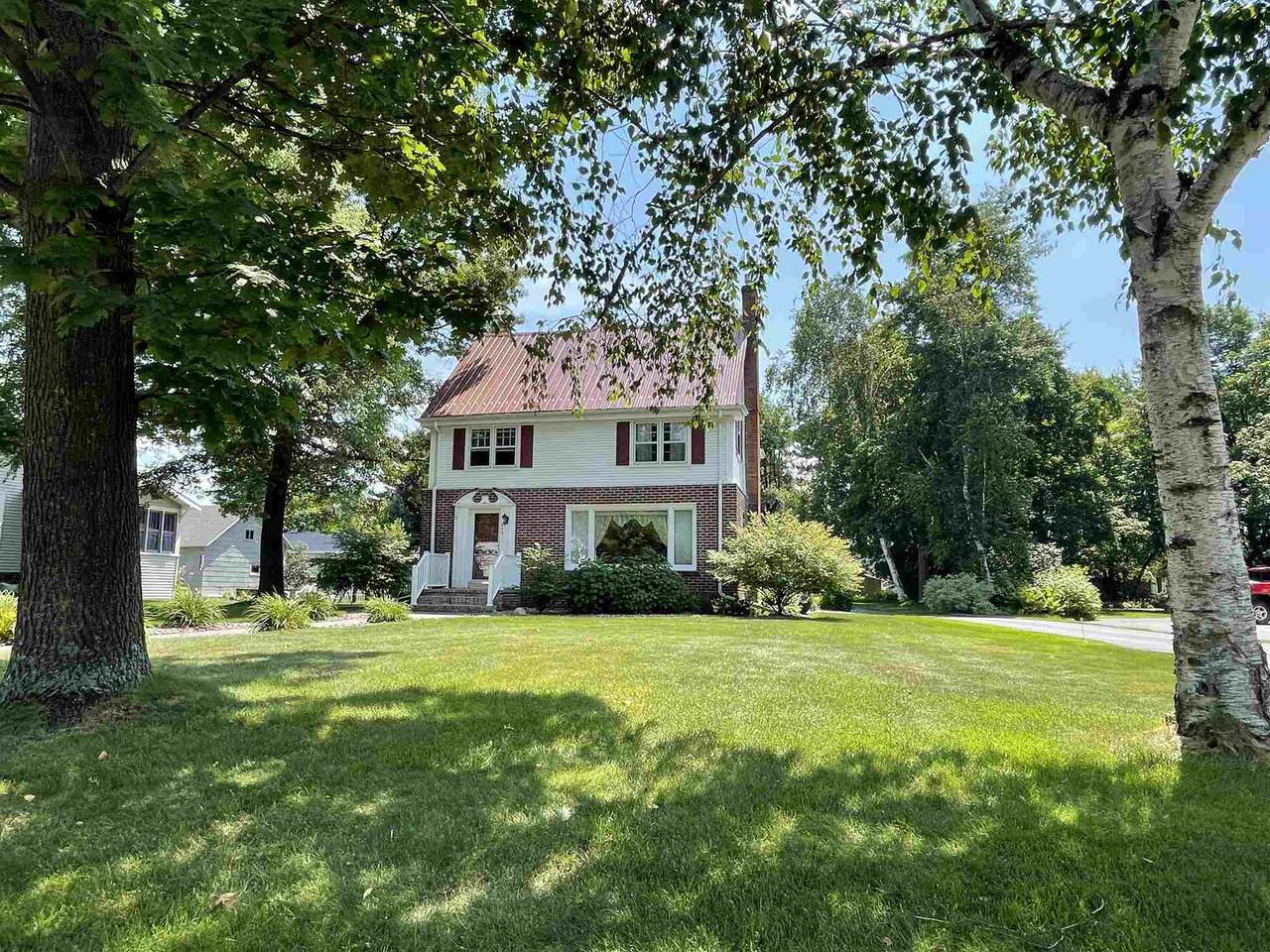 213 5TH AVENUE - Photo 1
