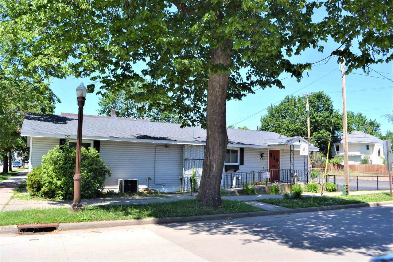 302 7TH STREET - Photo 1