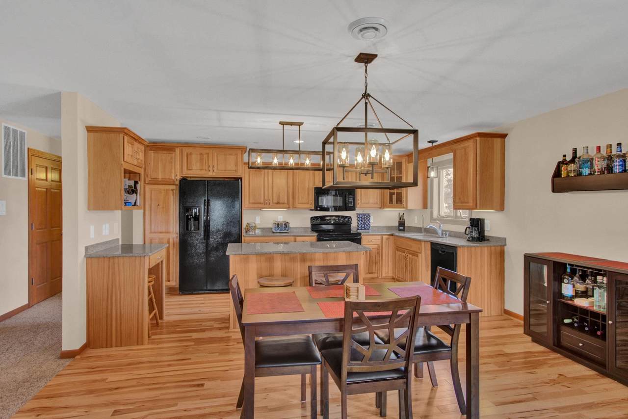 1822-4 Parkland Drive - Photo 1