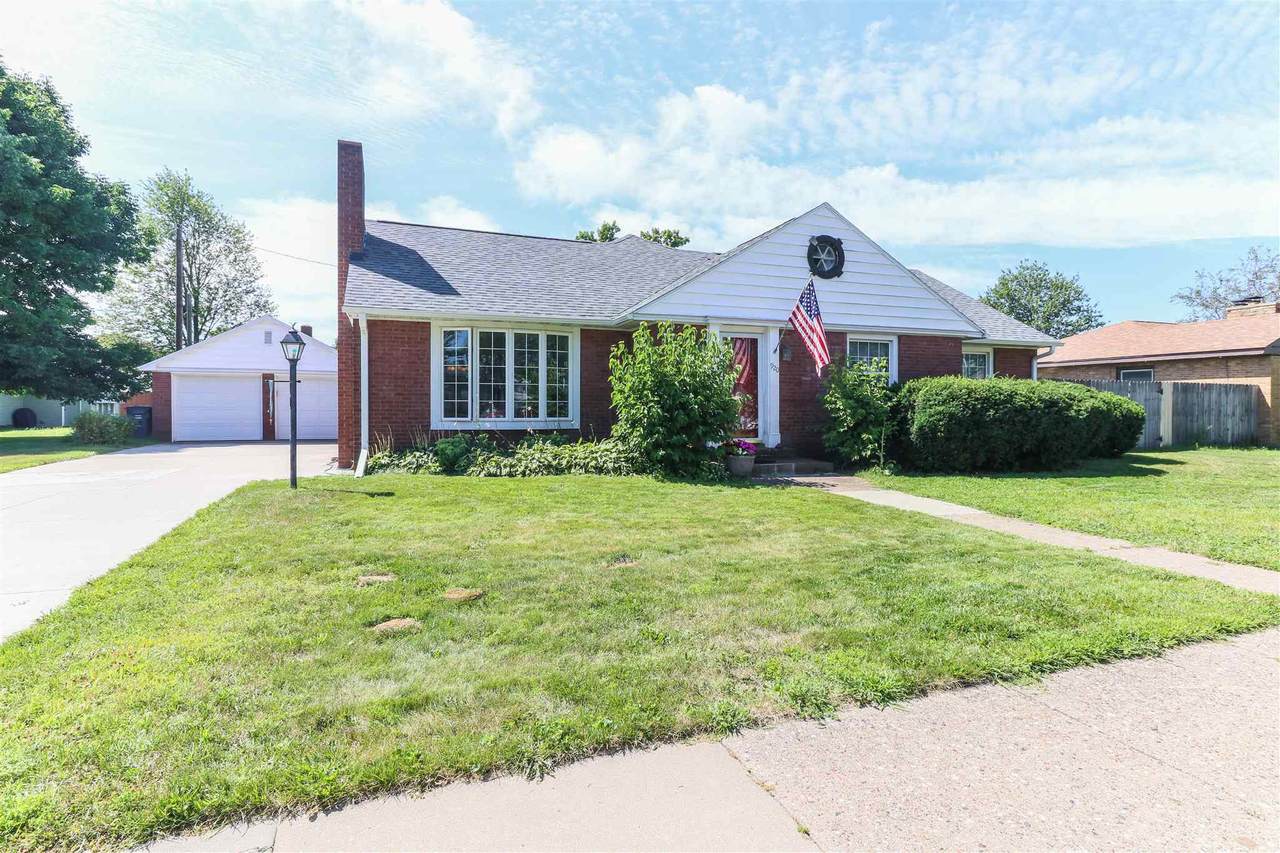 920 Chestnut Street - Photo 1