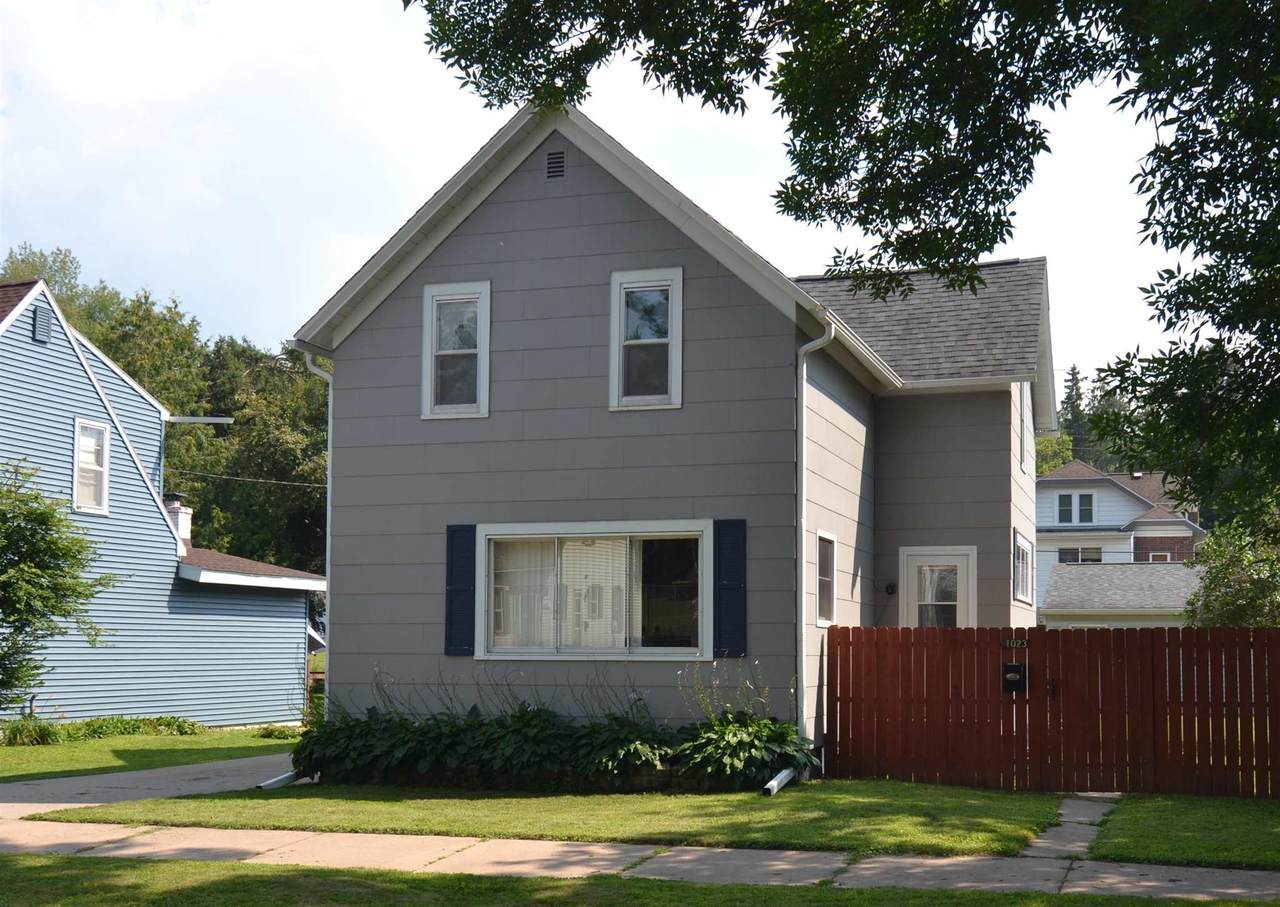 1023 Stark Street - Photo 1