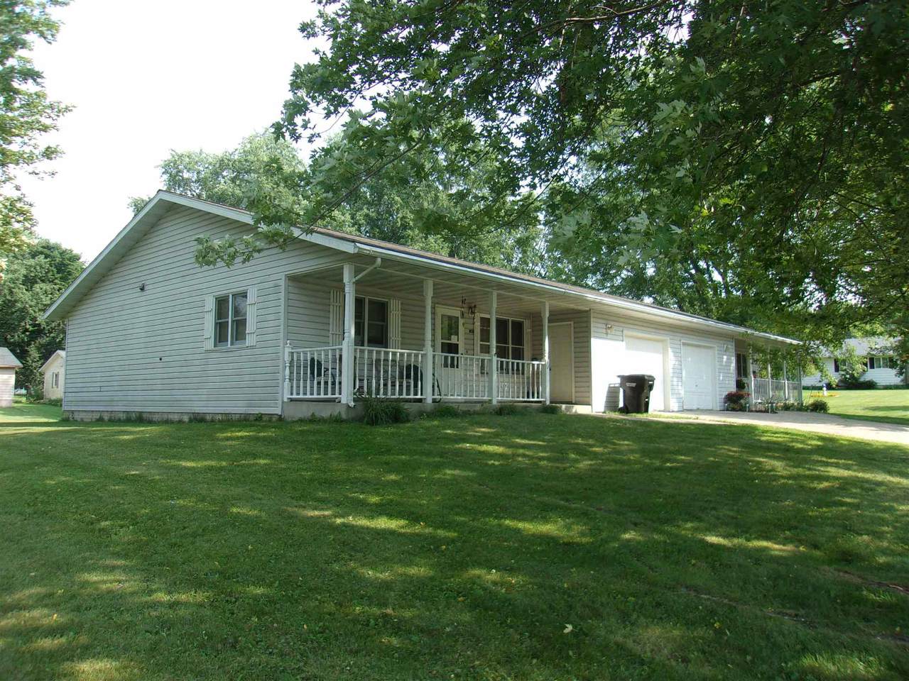 206 Eaton Avenue - Photo 1