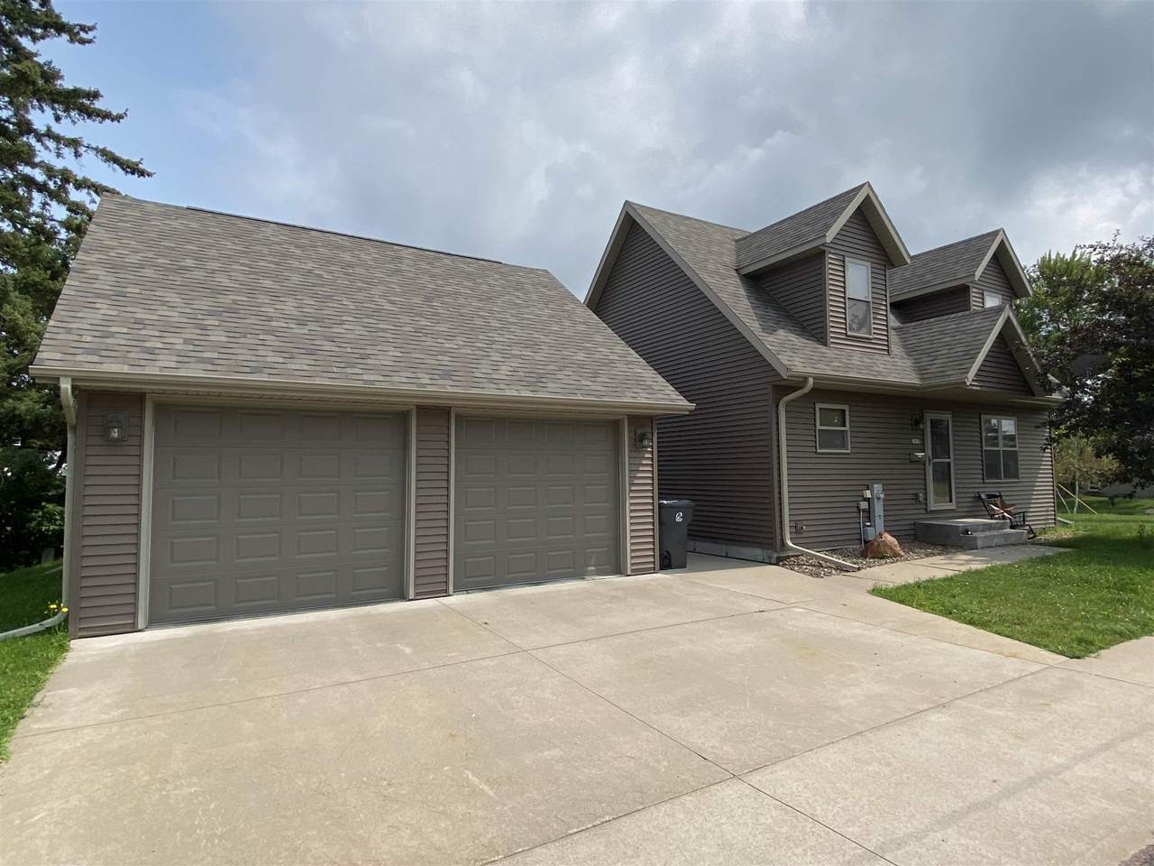 1515 Chestnut Avenue - Photo 1