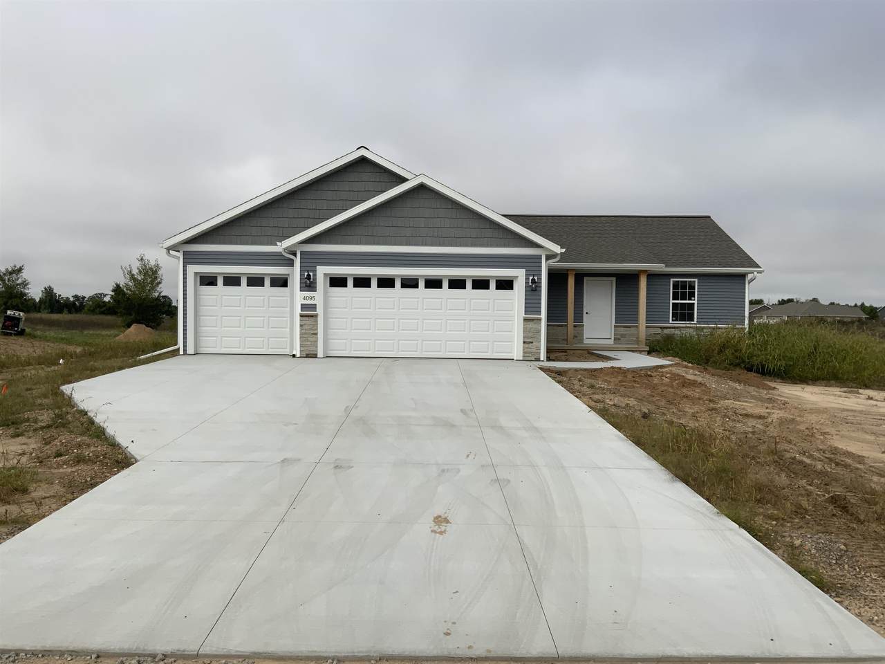 3616 Golf View Drive - Photo 1