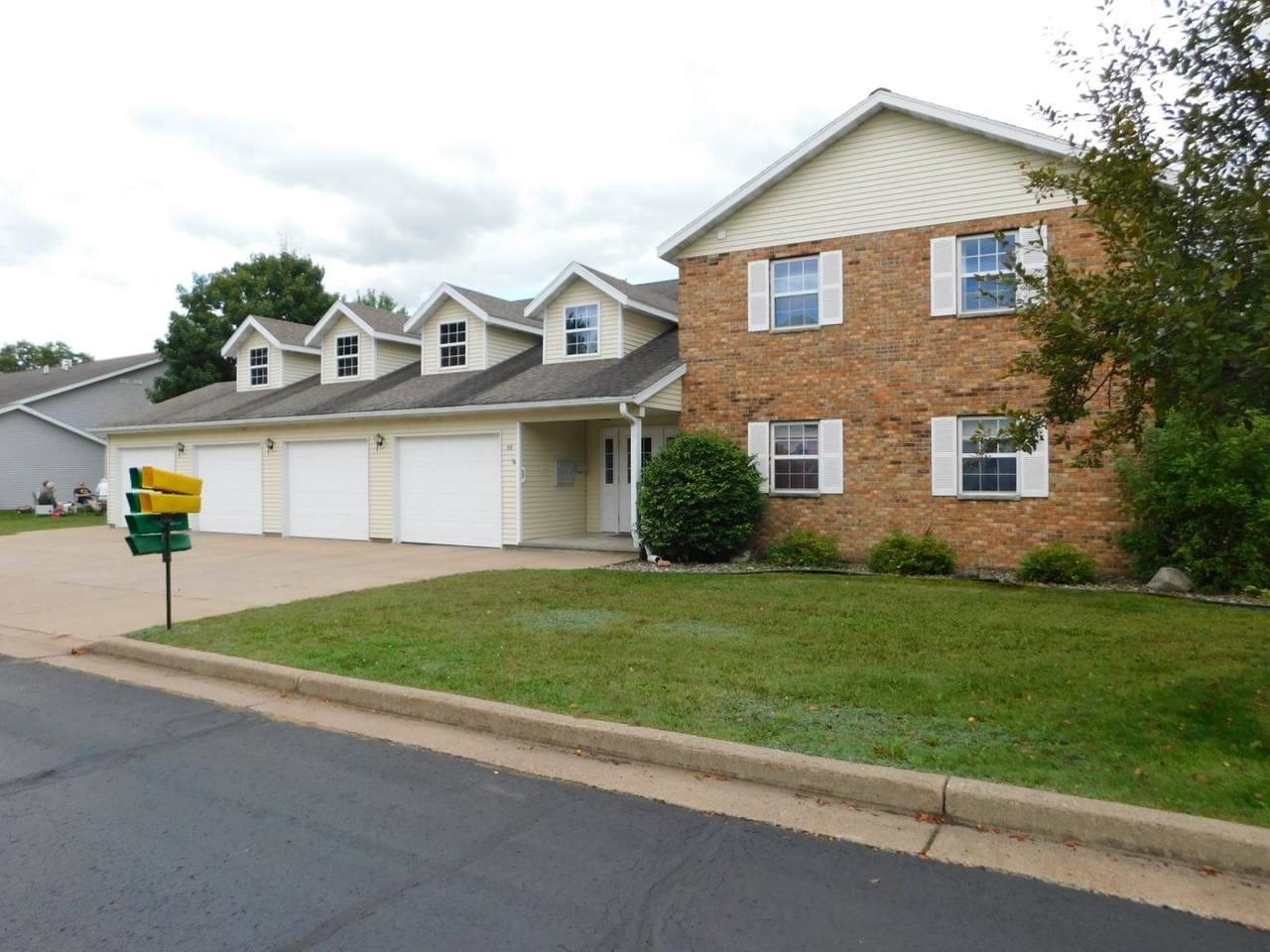 2800 Thielman Street - Photo 1