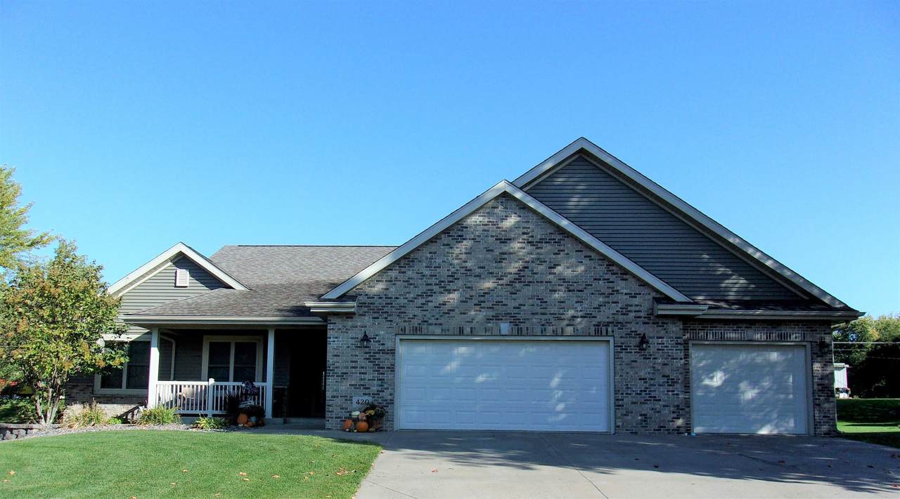 420 1ST STREET - Photo 1