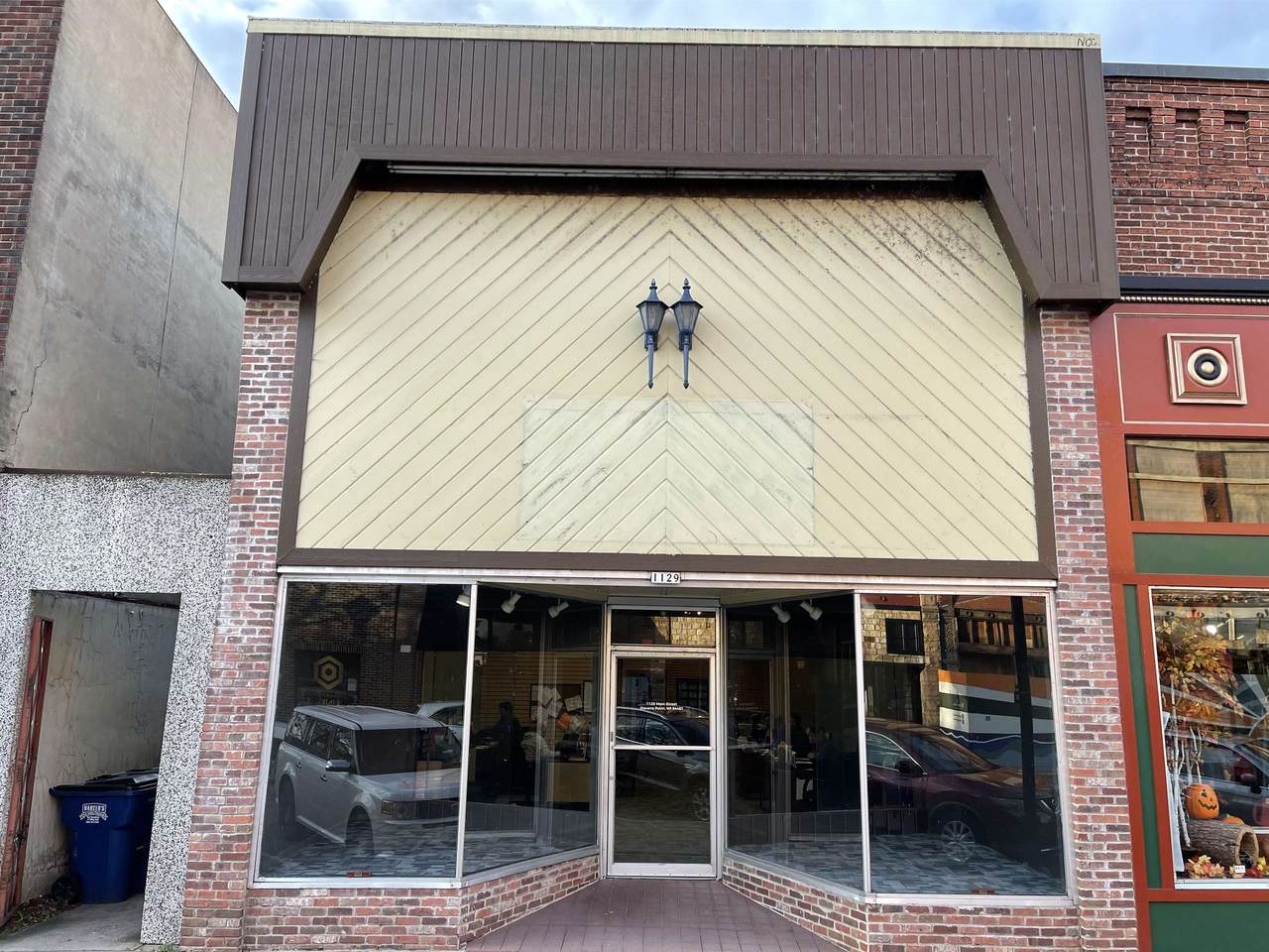 1129 Main Street - Photo 1