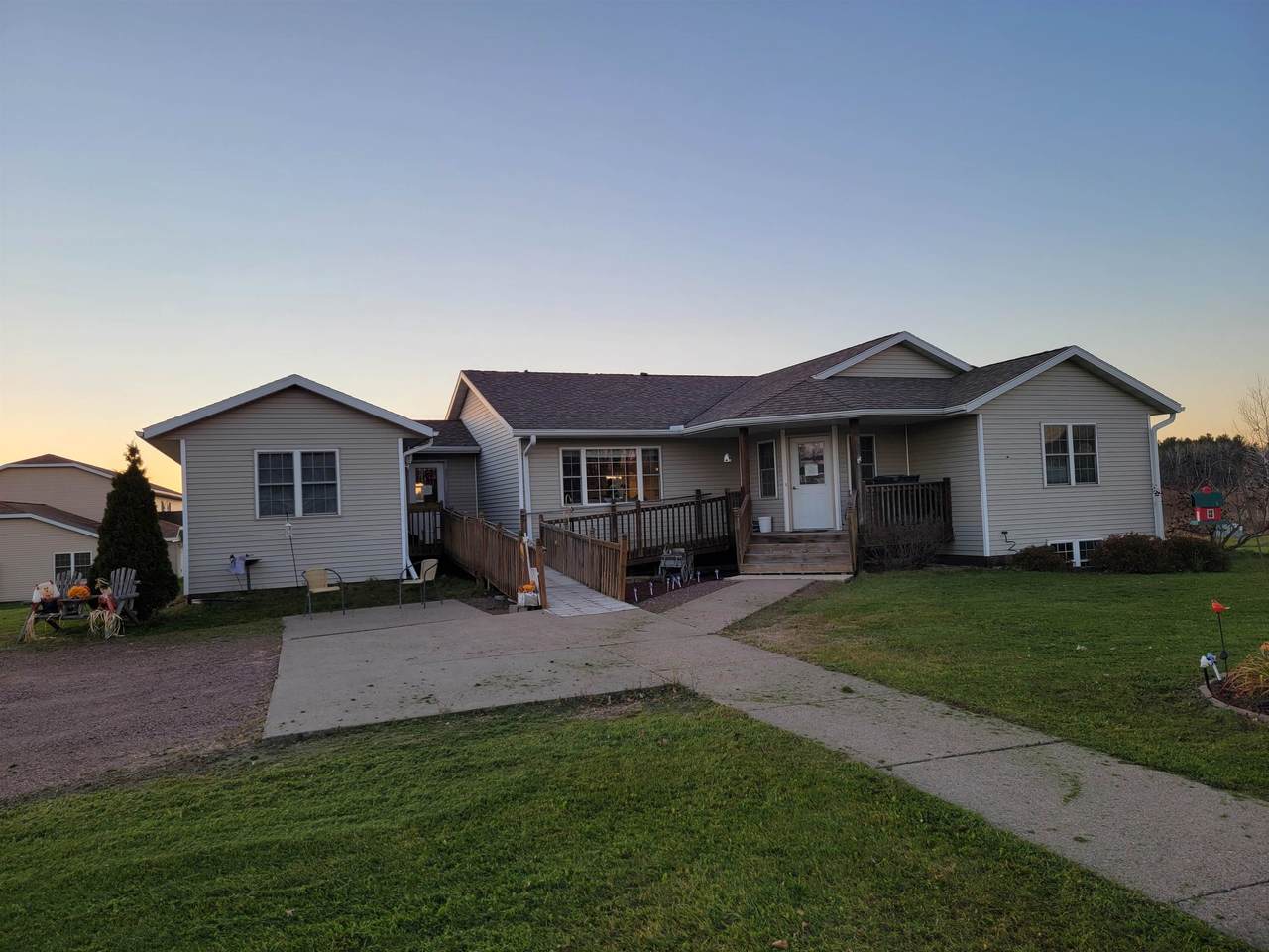 707 Community Drive - Photo 1
