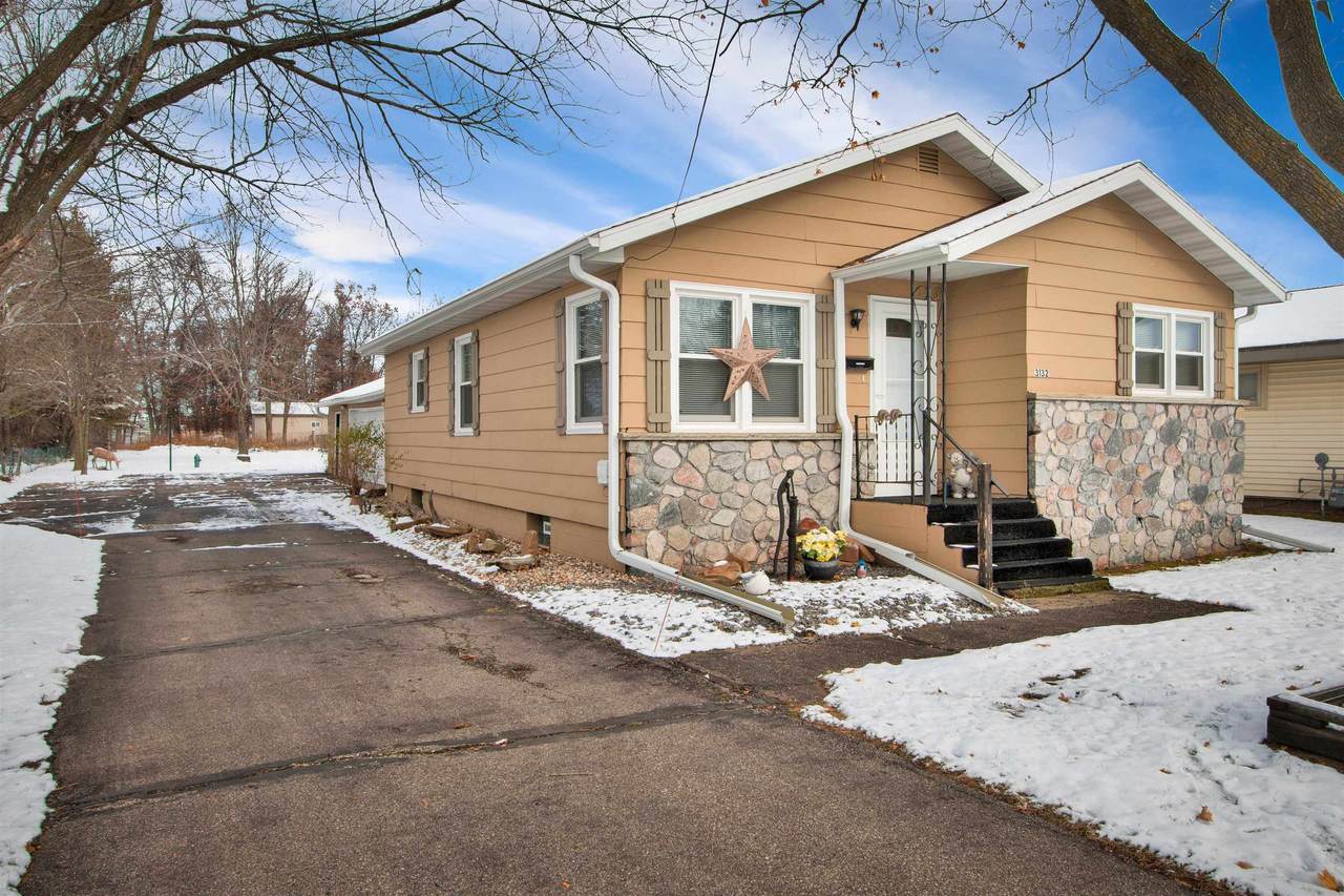 3132 Bush Street - Photo 1
