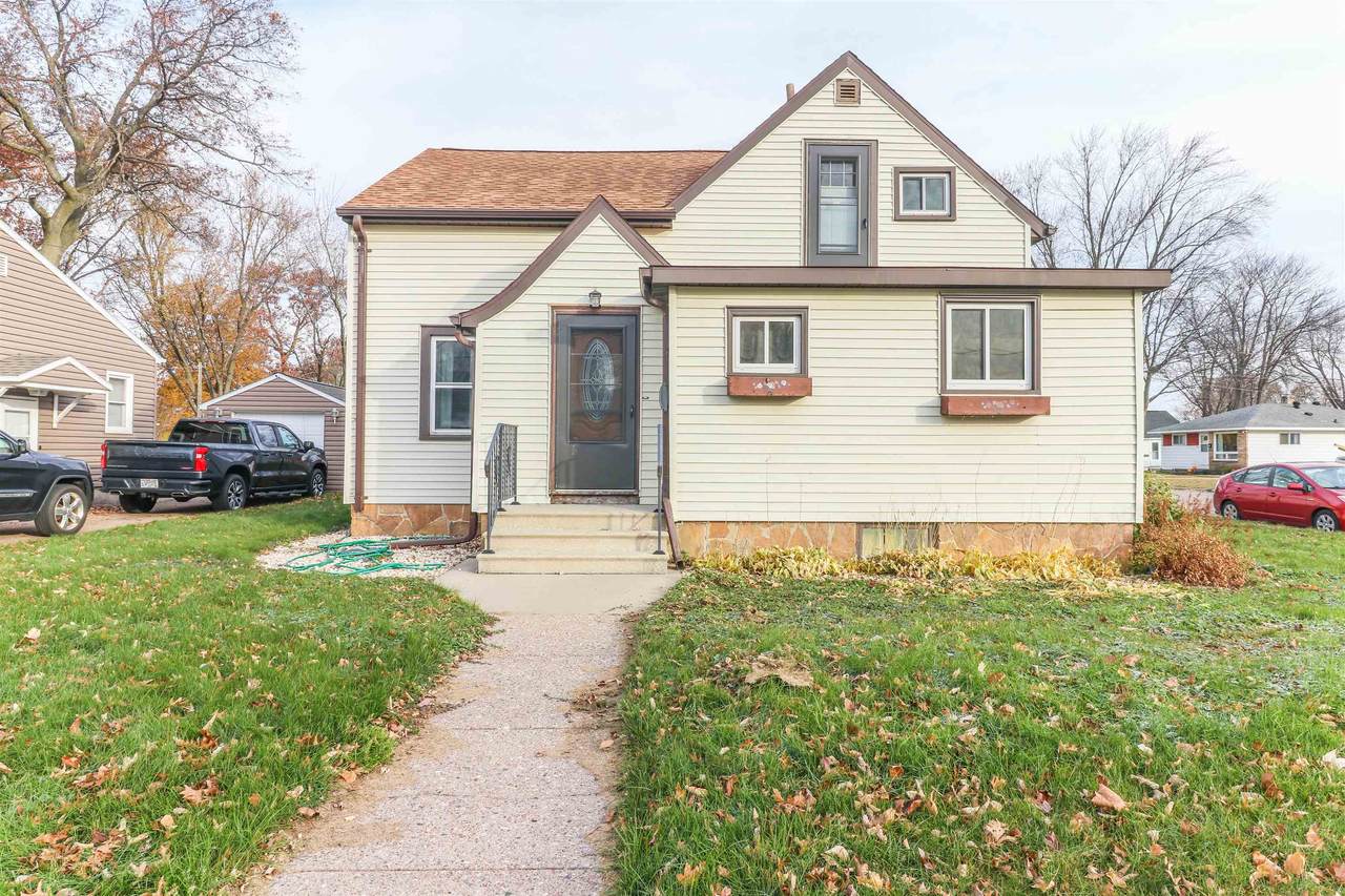 1451 Chestnut Street - Photo 1