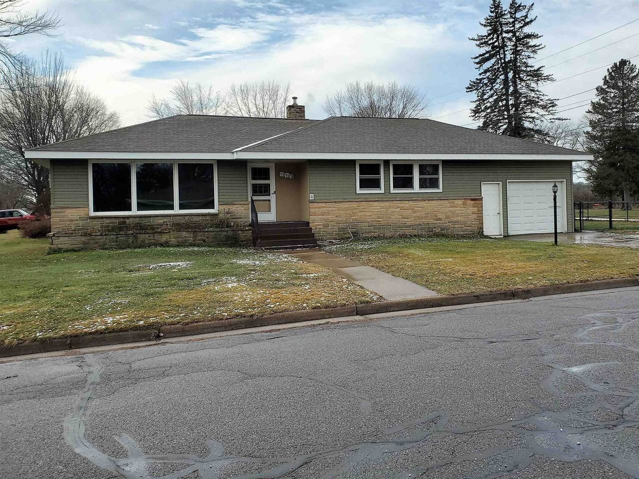 861 Center Street - Photo 1