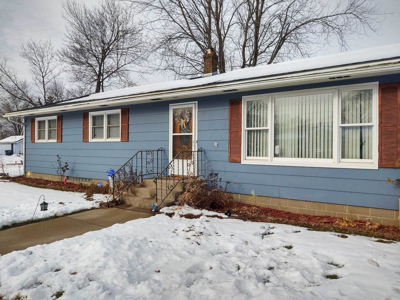 1411 Grand Avenue - Photo 1