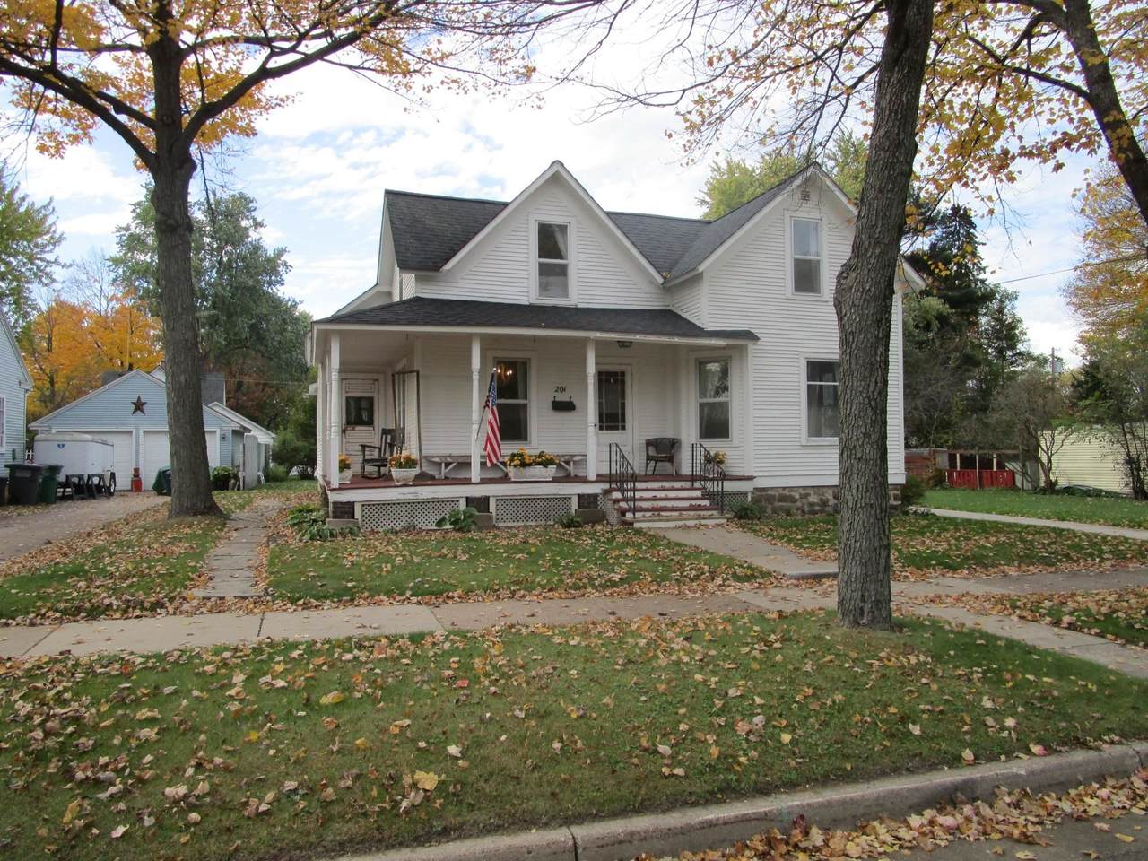 201 14TH AVENUE - Photo 1
