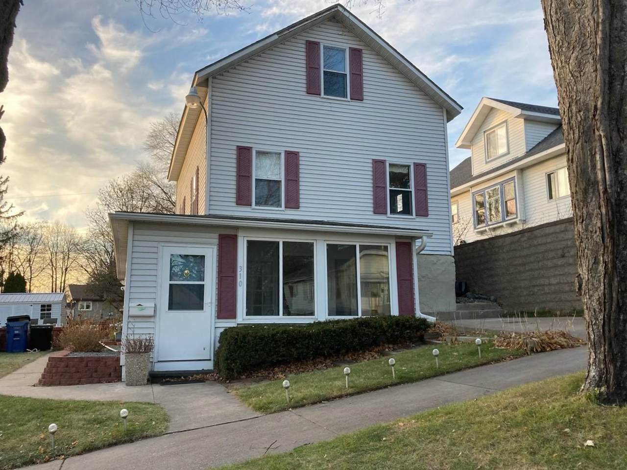 310 7TH AVENUE - Photo 1