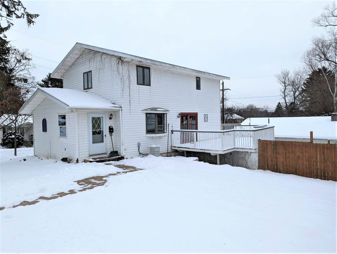 231 9TH AVENUE - Photo 1