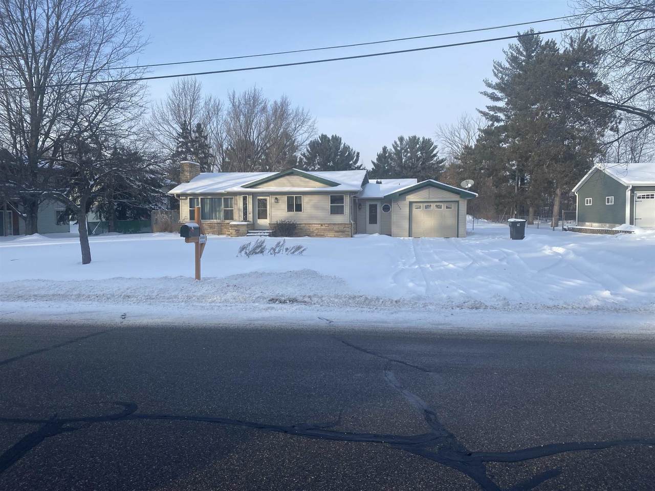 2800 River Drive - Photo 1
