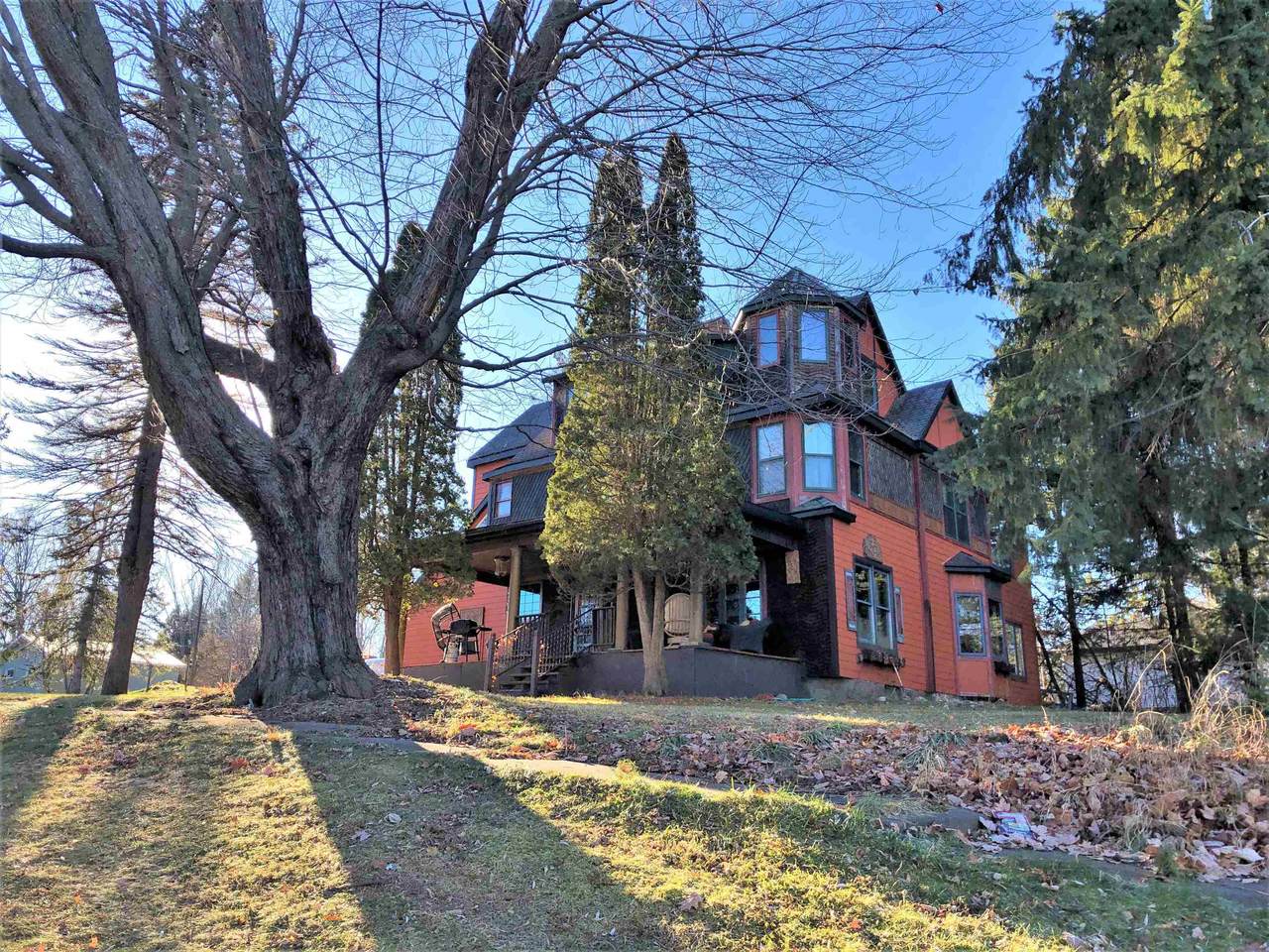 548 Lake Avenue - Photo 1