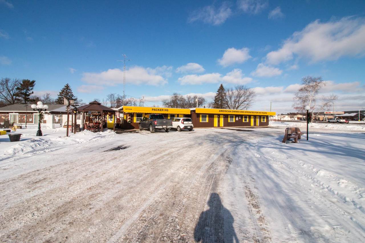 4750 8TH STREET SOUTH - Photo 1