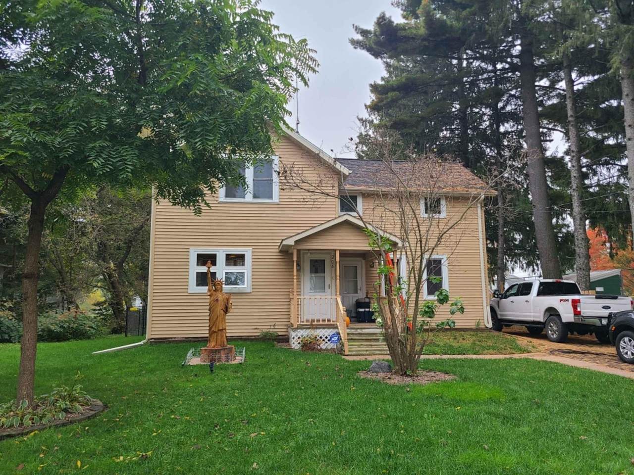 208 12TH STREET - Photo 1