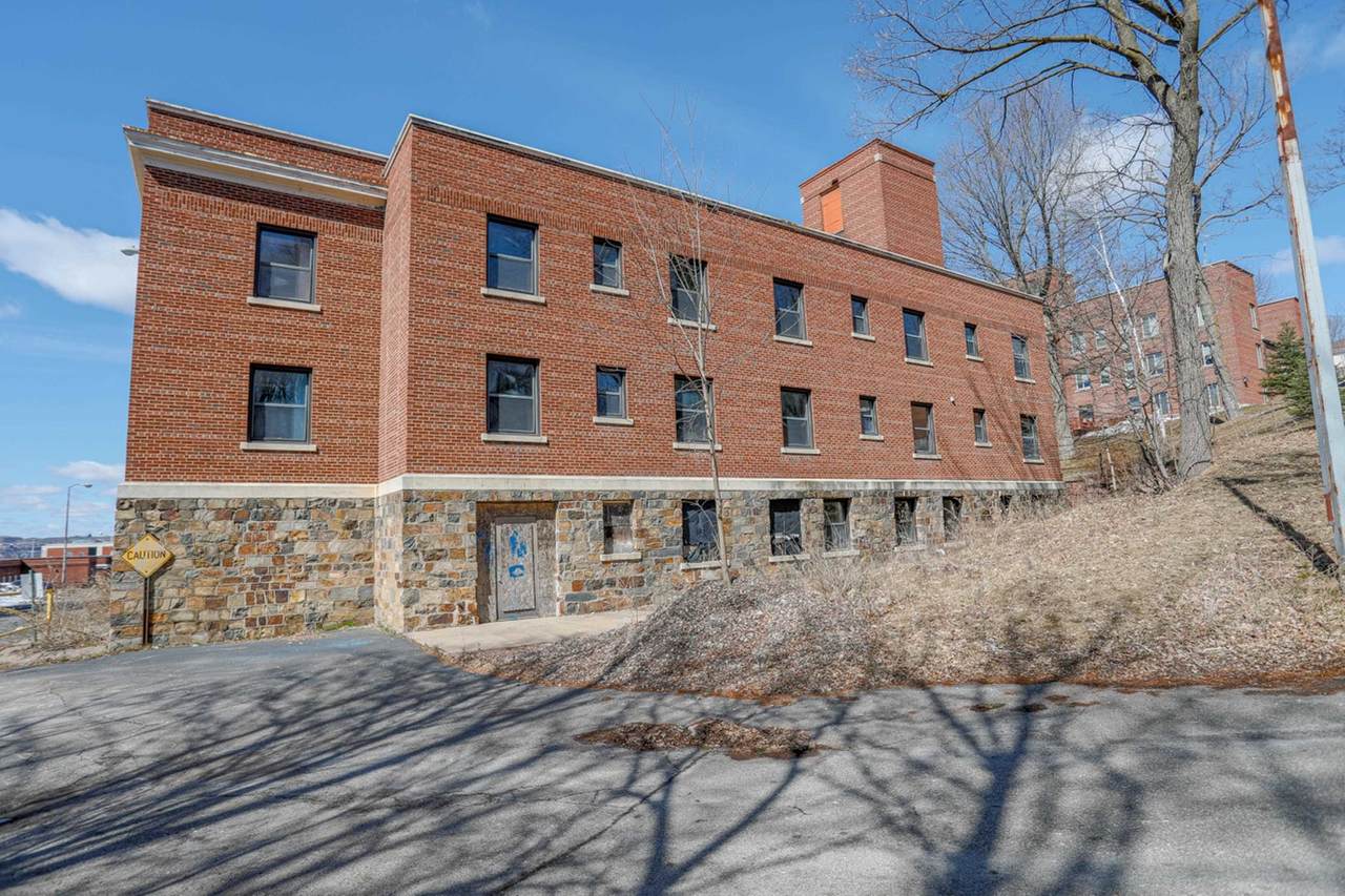 800 Gilbert Street - Photo 1