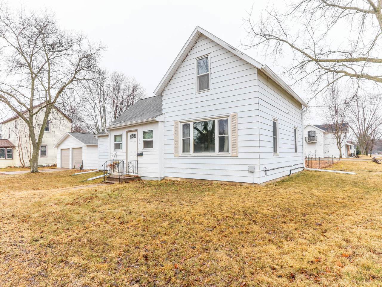 302 First Street - Photo 1