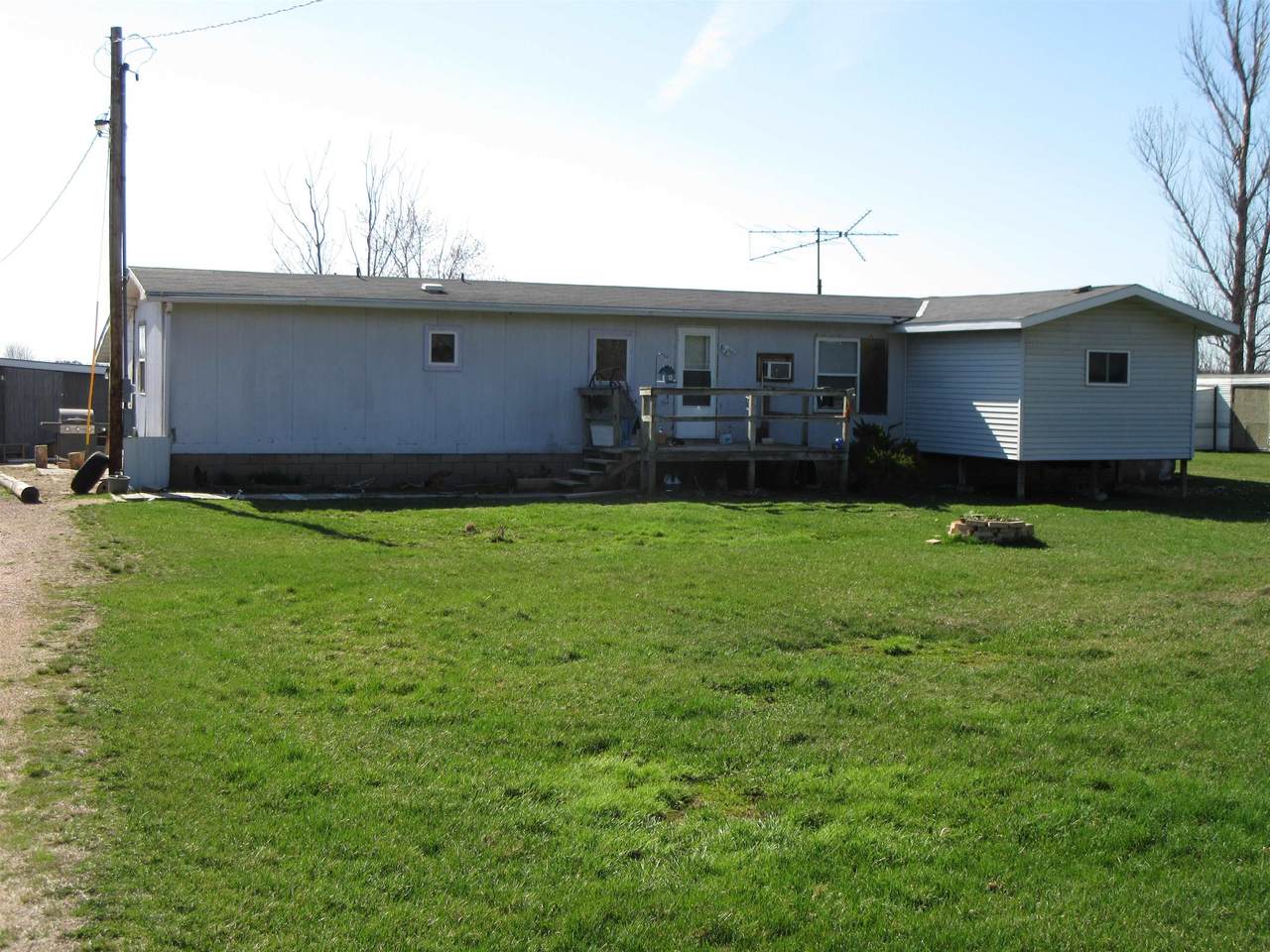 N1625 Robin Avenue - Photo 1