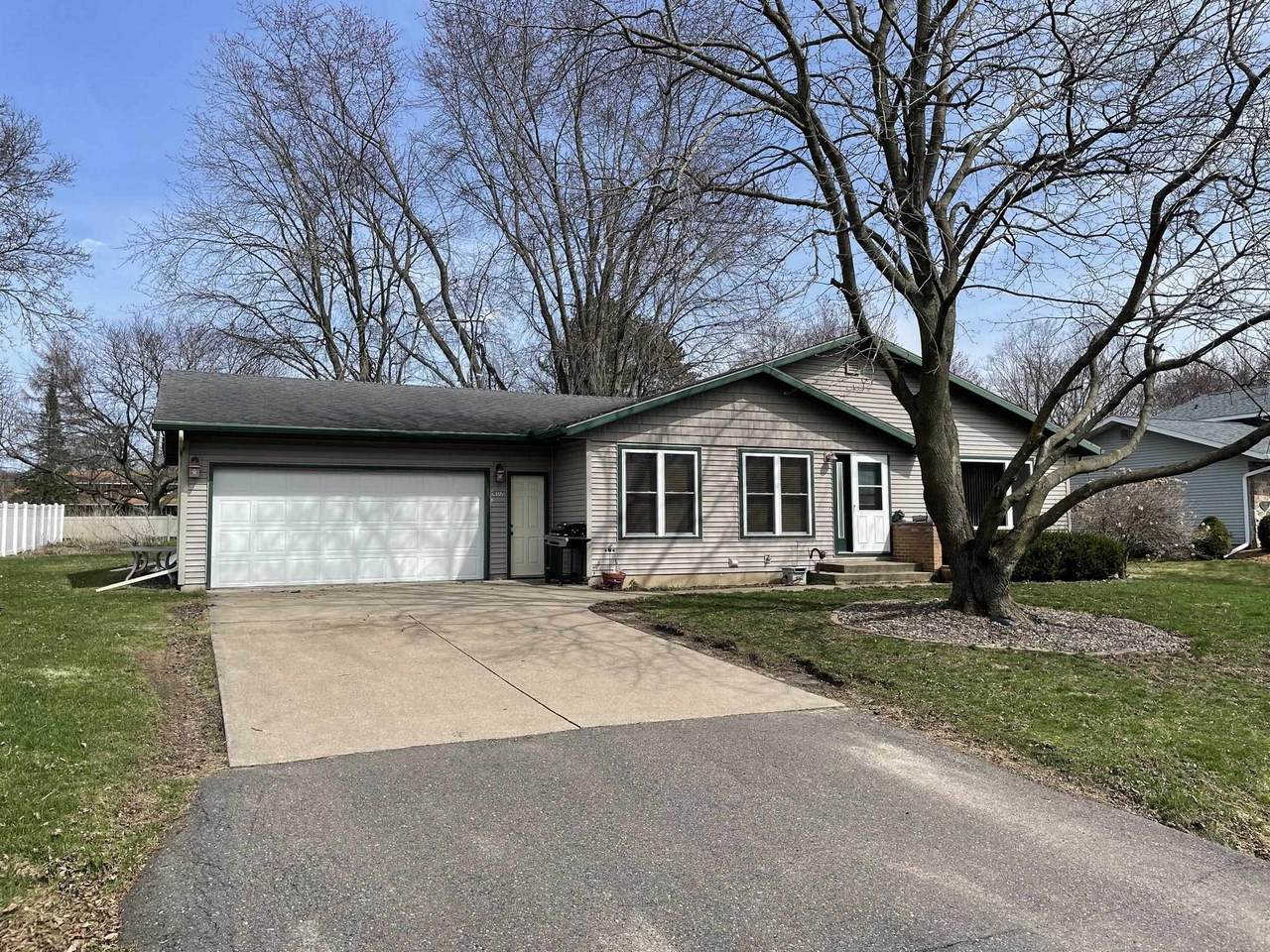607 Sycamore Avenue - Photo 1