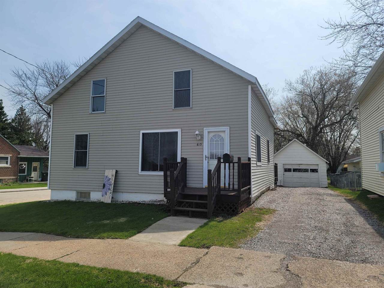 613 Maple Avenue - Photo 1