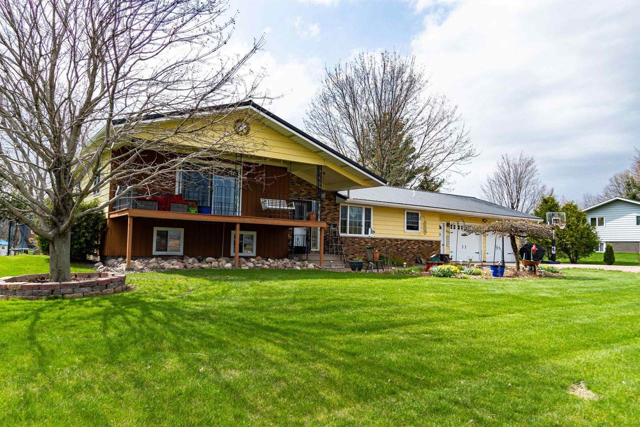 10625 Park Avenue - Photo 1