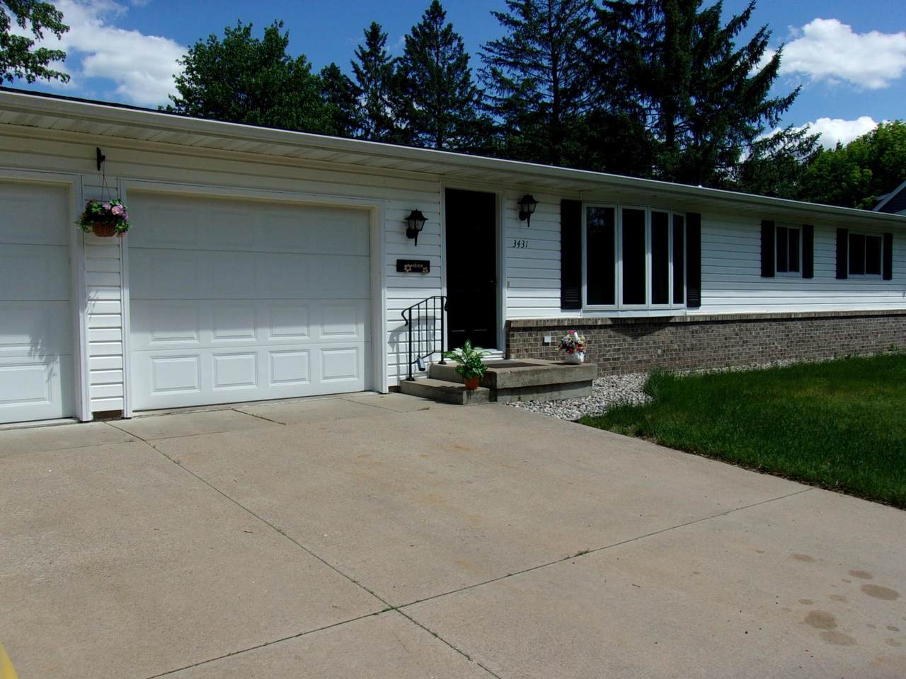 3431 14TH STREET SOUTH - Photo 1