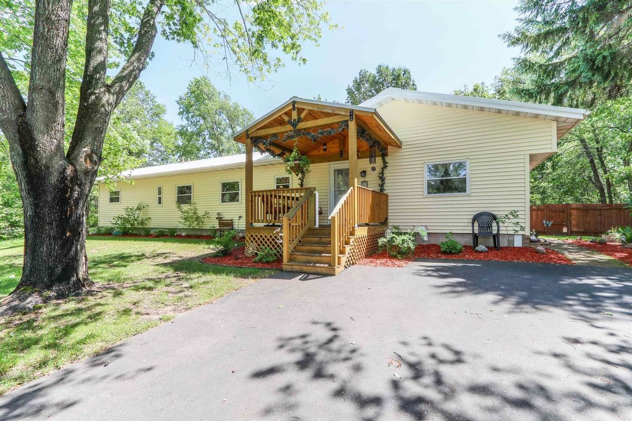 743 Fiesta Drive - Photo 1