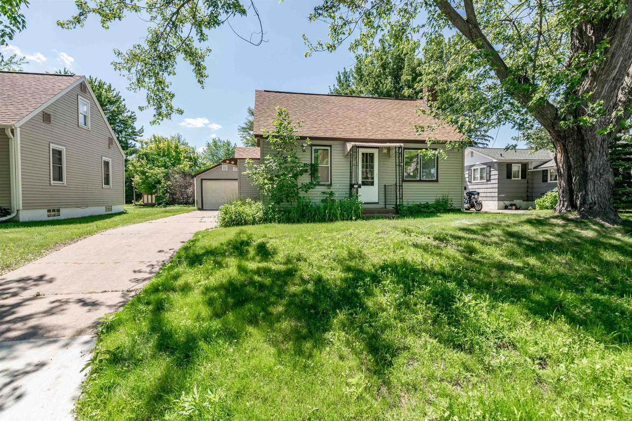350 18TH AVENUE SOUTH - Photo 1