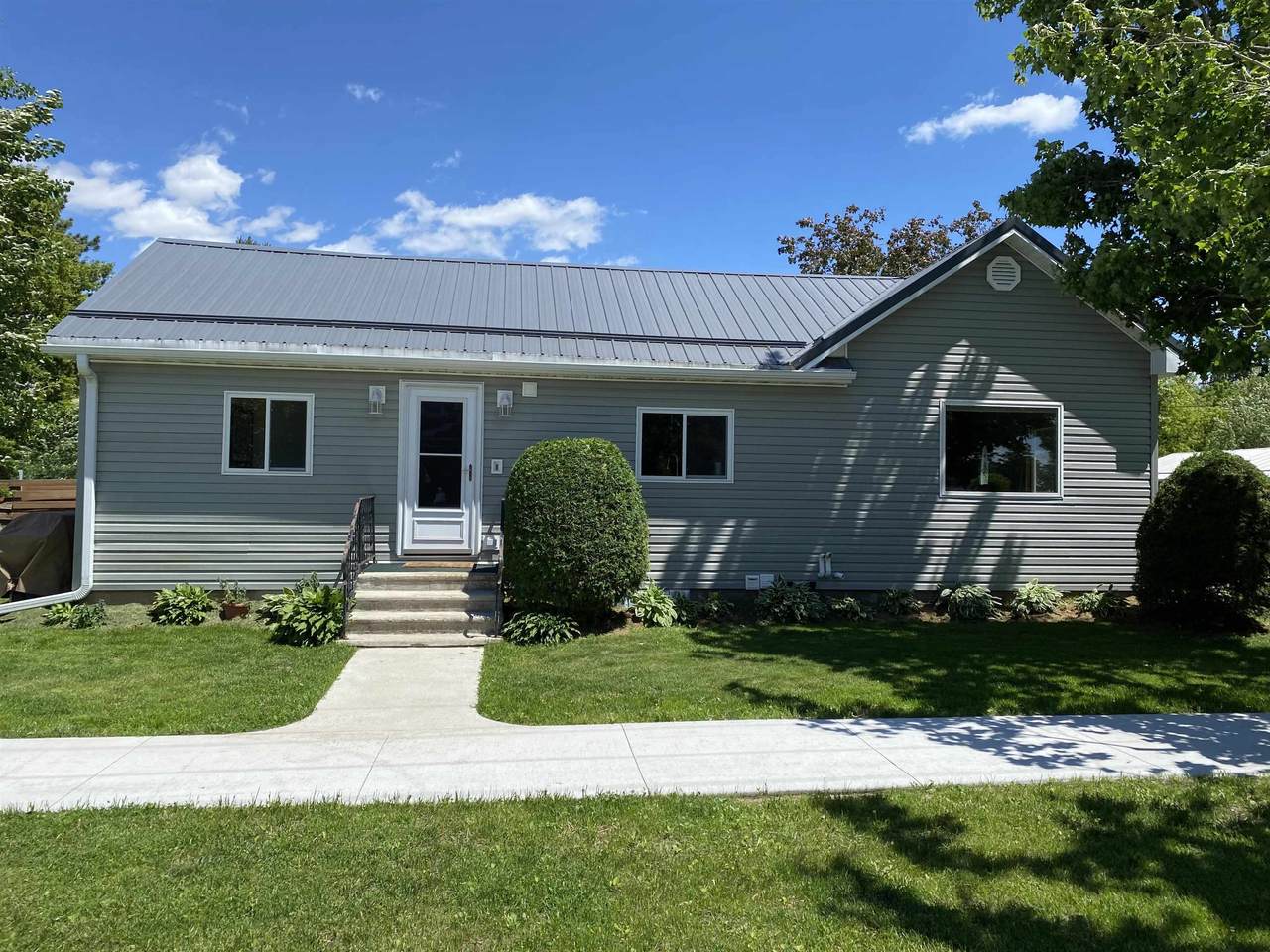 1154 6TH AVENUE - Photo 1