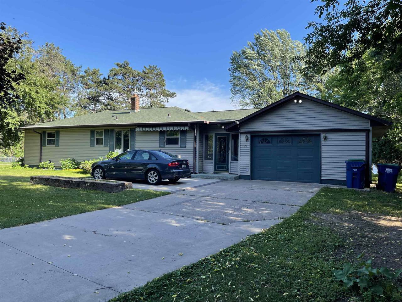 323 Cottage Street - Photo 1