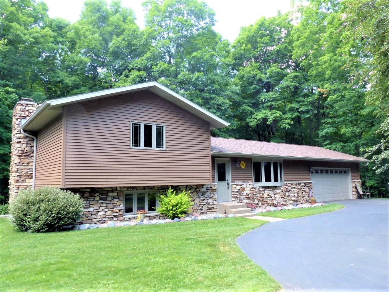N2740 Wildwood Lane - Photo 1