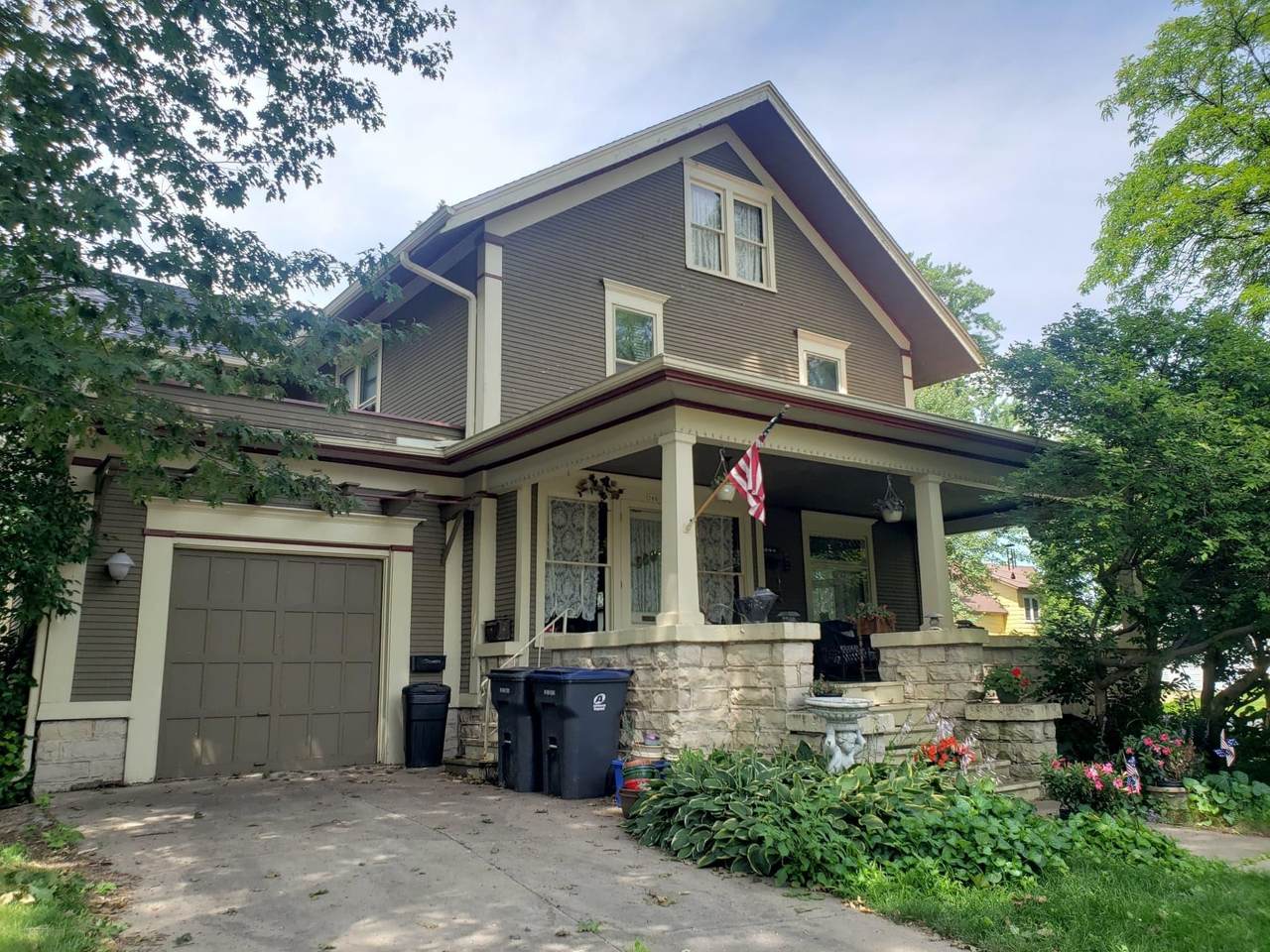 300 Vine Avenue - Photo 1