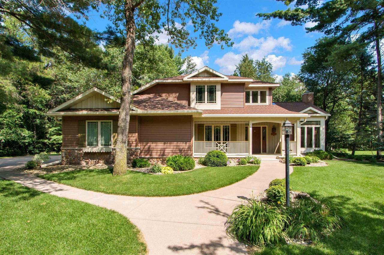 3233 Parkwood Drive - Photo 1